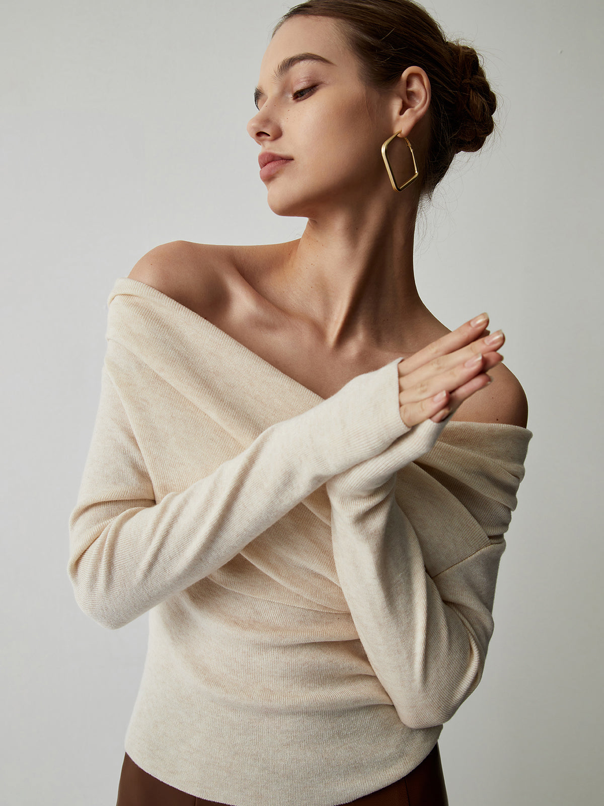 Yasmin – Off-Shoulder Knit Blouse in Gray