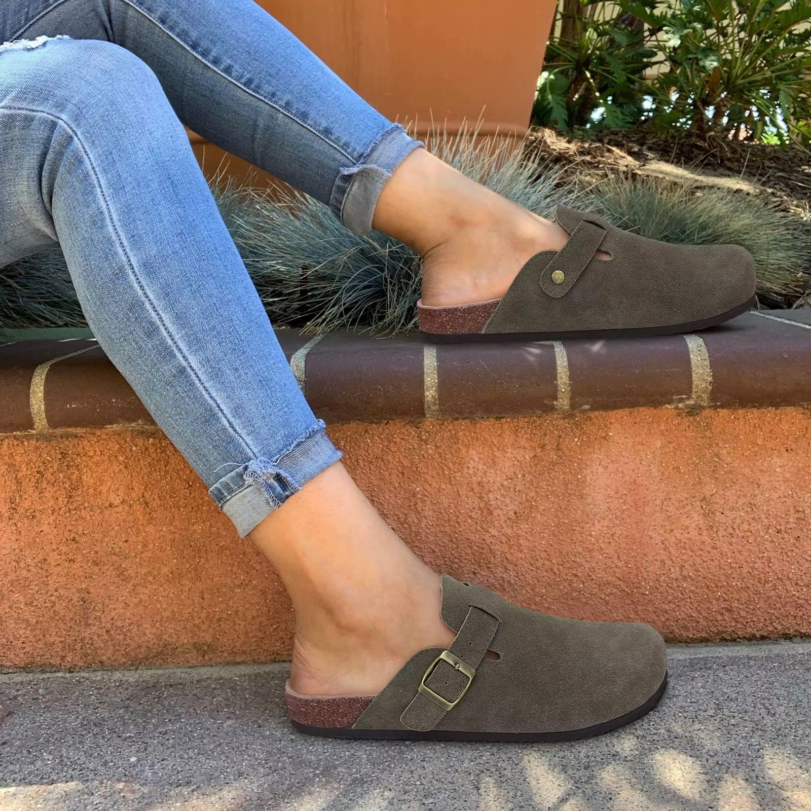 Lian – Boston Sandals in Brown