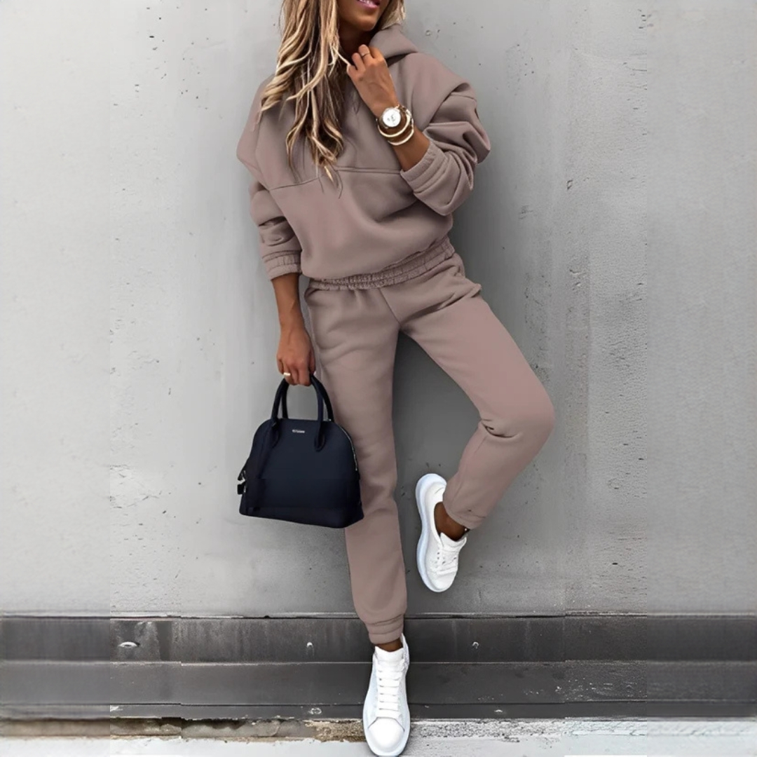 Rovina - Cozy hoodie and pants set